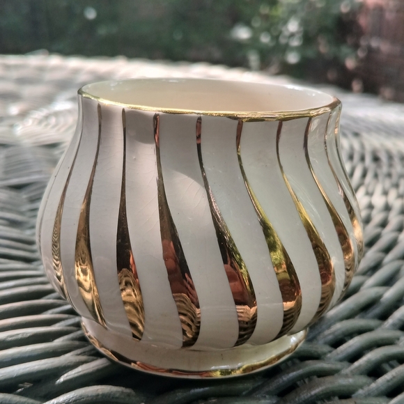 Vintage Sadler England Open Sugar white with gold stripes Swirl 2737 - Picture 3 of 7
